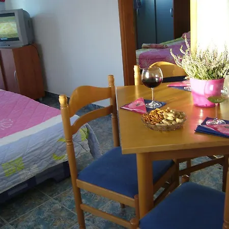 Ana I Zlatko 3* Hvar Town