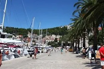 Ana I Zlatko Hotel 3*